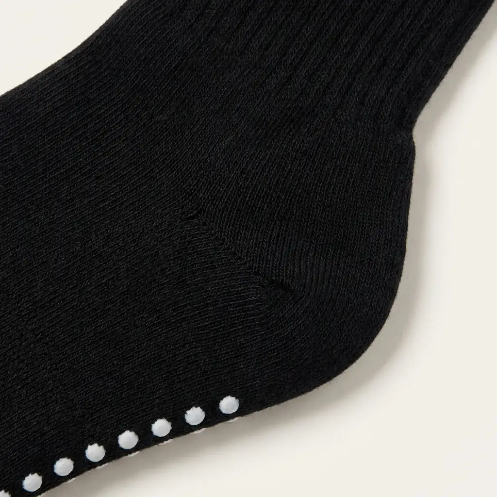 Custom grip socks sample with silicone dots low MOQ